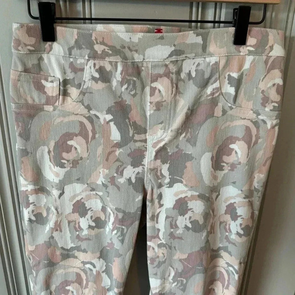 SPANX BLUSH BLOOM Jeanish Leggings Floral Pink and Grey Skinny, Size Large - Picture 2 of 10